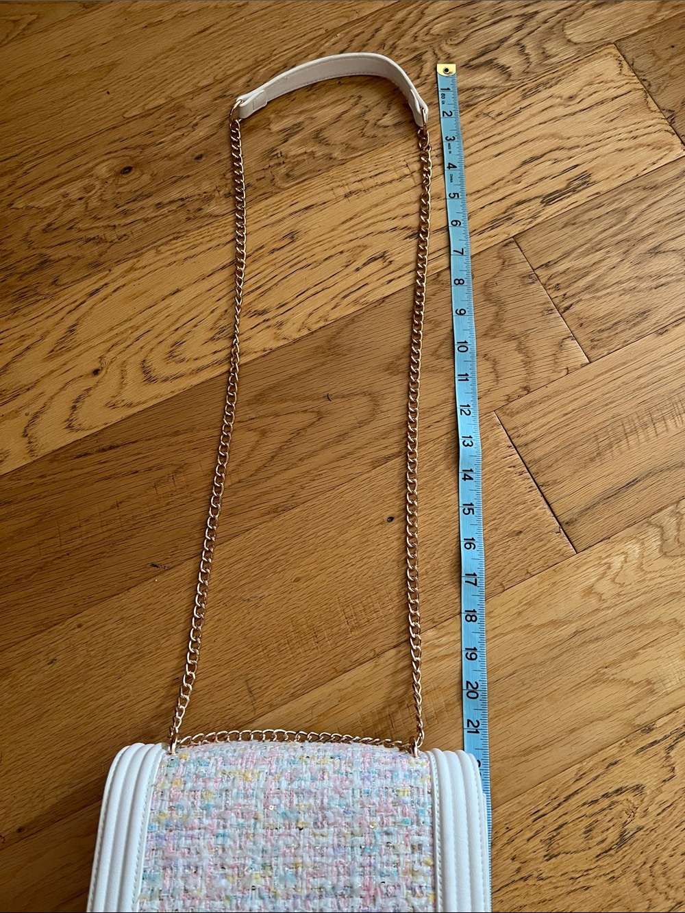 NWOT - White Tweed Crossbody Shoulder Bag with Gold Chain - Picture 11 of 11